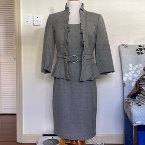 Sleeveless dress with matching jacket and belt